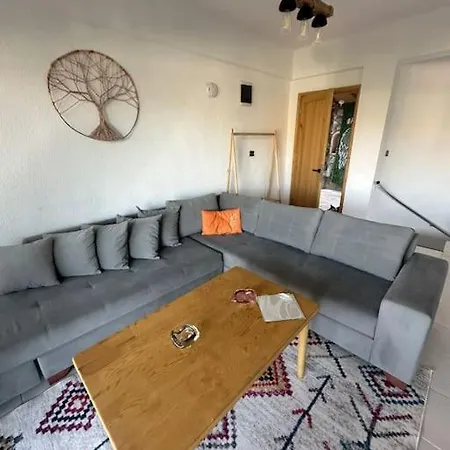 Zeus Oezel Isitmali Havuzlu Bodrum
